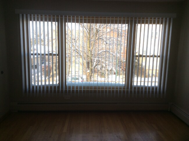 Foto del edificio - 5345 W Foster Ave