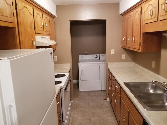 Foto del edificio - 263 White Oak Rd