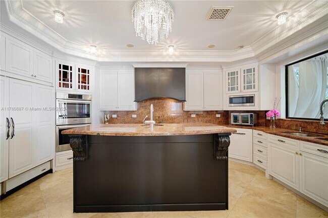 Foto del edificio - 3300 NE 171st St