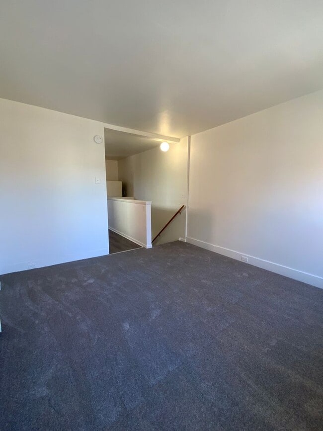 Building Photo - 135 Church Ave