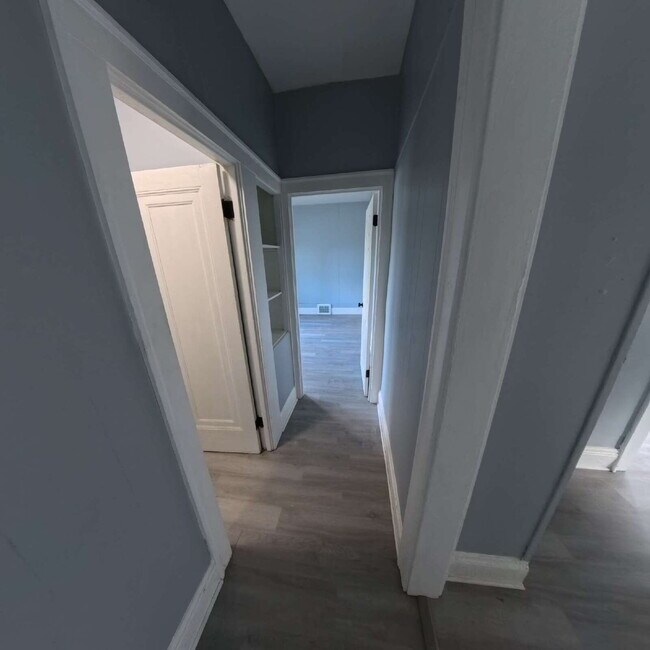 Building Photo - "3-Bedroom Duplex - 1210 Sq Ft of Comfort!"