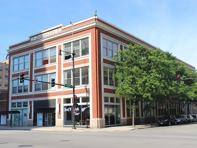 Building Photo - 2000 S Michigan Ave