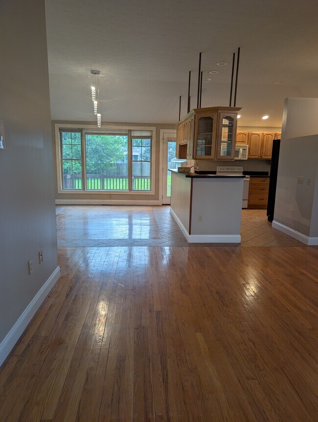 Building Photo - 454 Diley Rd