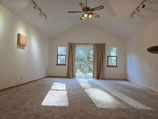 Sala de estar - 26147 Port Gamble Rd NE