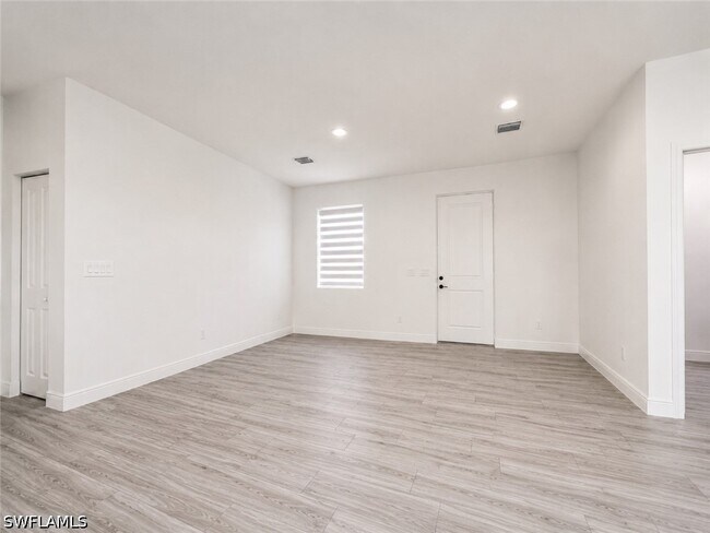 Building Photo - 8033 Melody Cir
