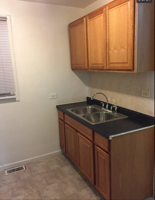 Foto del edificio - 7944 S Dobson Ave