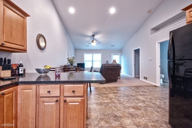 Building Photo - 2 br, 2 bath Duplex - 1612 Clover Creek Ln