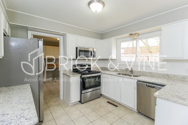 Foto del edificio - 403 George L Cross Ct