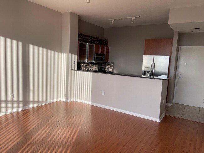 Building Photo - 1551 N Flagler Dr