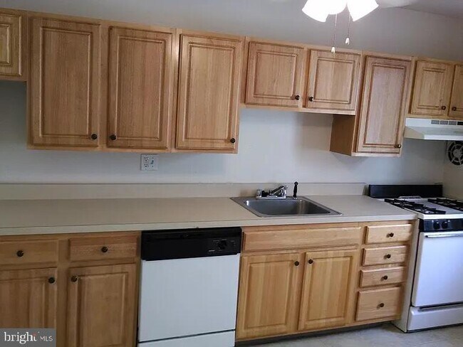 Foto del edificio - 1071 Colwell Ln