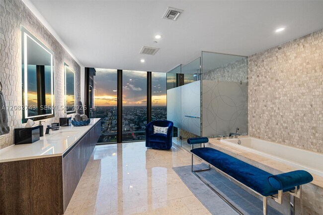Foto del edificio - 88 SW 7th St