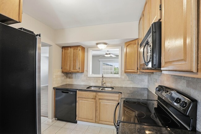 Building Photo - 106 Spring Ridge Ct