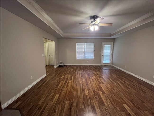 Building Photo - 2060 Ravenwood Blvd