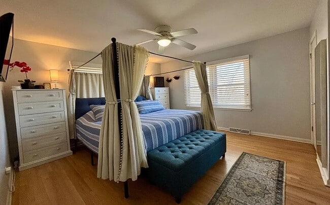 Foto del edificio - 9105 Cherry St