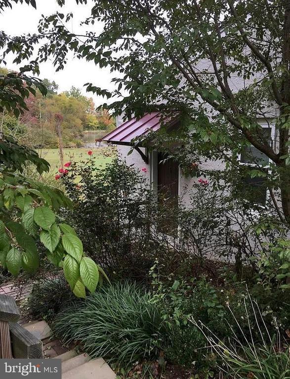 Foto del edificio - 85 Valley Rd