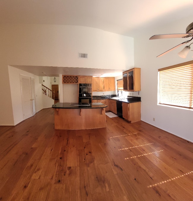Building Photo - 11322 Redbud Ct