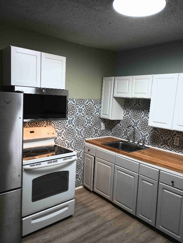Foto del edificio - 1204 W 27th St