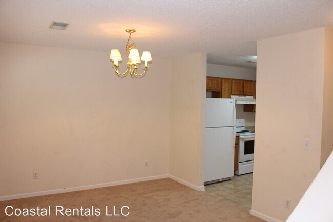 Building Photo - 3 br, 2.5 bath House - 372 Gardners Circle