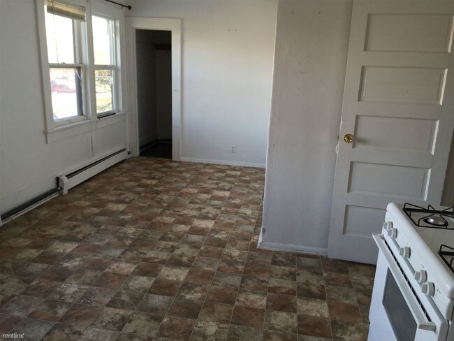 Building Photo - 620 N 32nd St