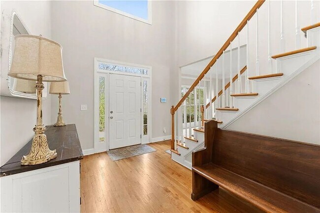 Foto del edificio - Beautiful home in Stratford on Lanier-5 bed 3 bath in sought after swim, tennis and lake community!