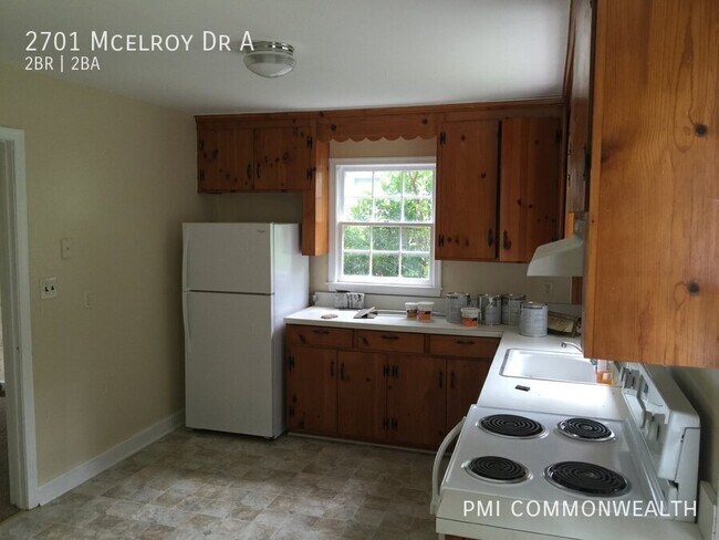 Foto del edificio - 2701 McElroy Dr
