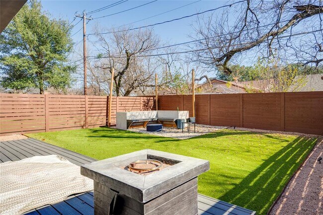 Foto del edificio - 1417 Kramer Ln