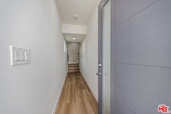 Foto del edificio - 2057 S Garth Ave