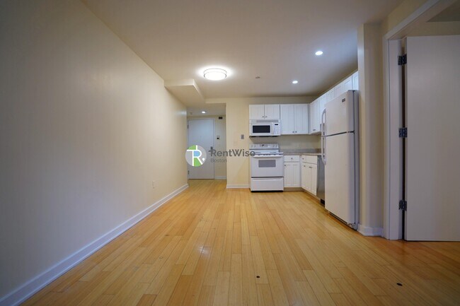 Building Photo - 40 Boylston St