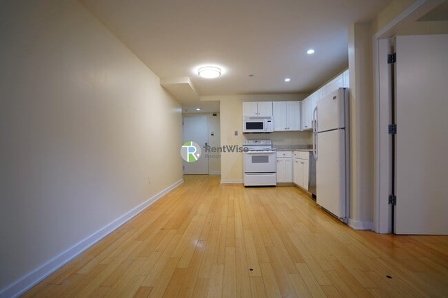 Building Photo - 40 Boylston St