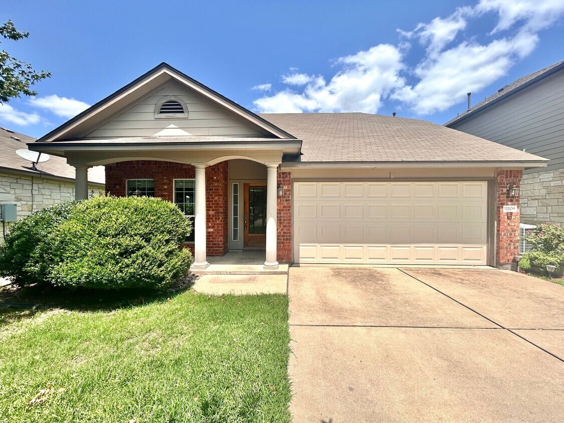 Foto principal - Beautiful & Spacious 3BR/2.5BA One-Level H...