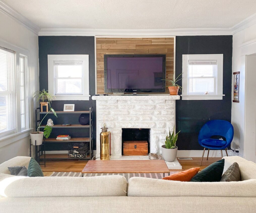Living Room - 5505 Tracy Ave