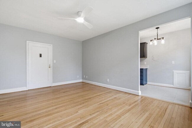 Foto del edificio - 715 S Washington St