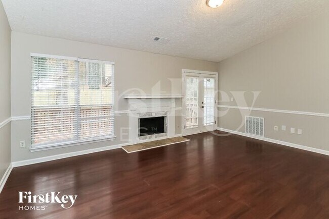 Building Photo - 1822 Cres Hill Dr NW