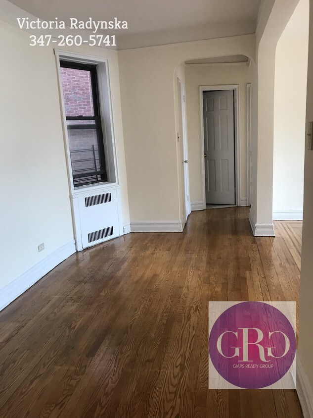 Foto principal - 1690 E 21st St