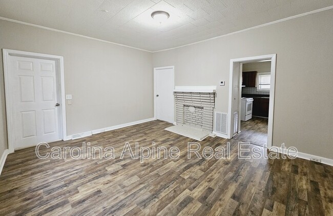 Building Photo - 140 Shelby Rd