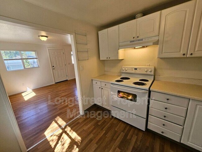 Foto del edificio - 4553 NE 105th Ave