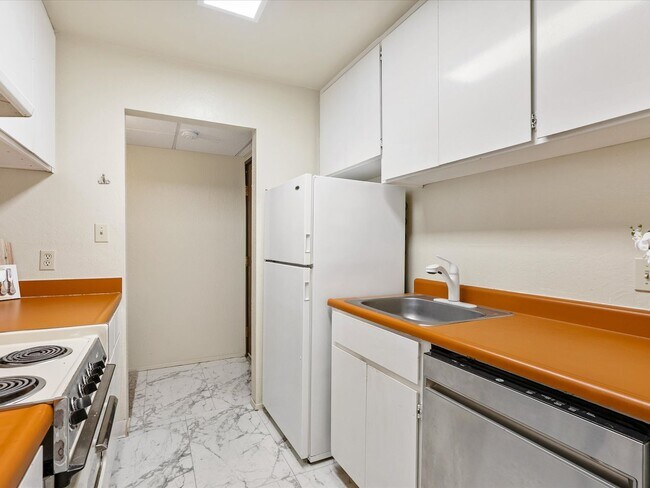 Foto del edificio - 2955 Lakeside Dr