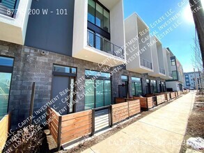 Building Photo - 877 S 200 W