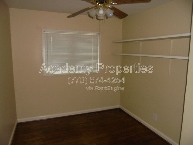 Building Photo - 105 E Mimosa Dr