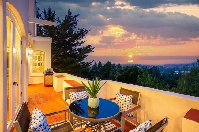 Building Photo - 112 Sunset Ter