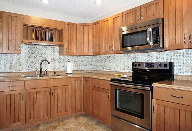 Building Photo - 4334 Tahitian Gardens Cir