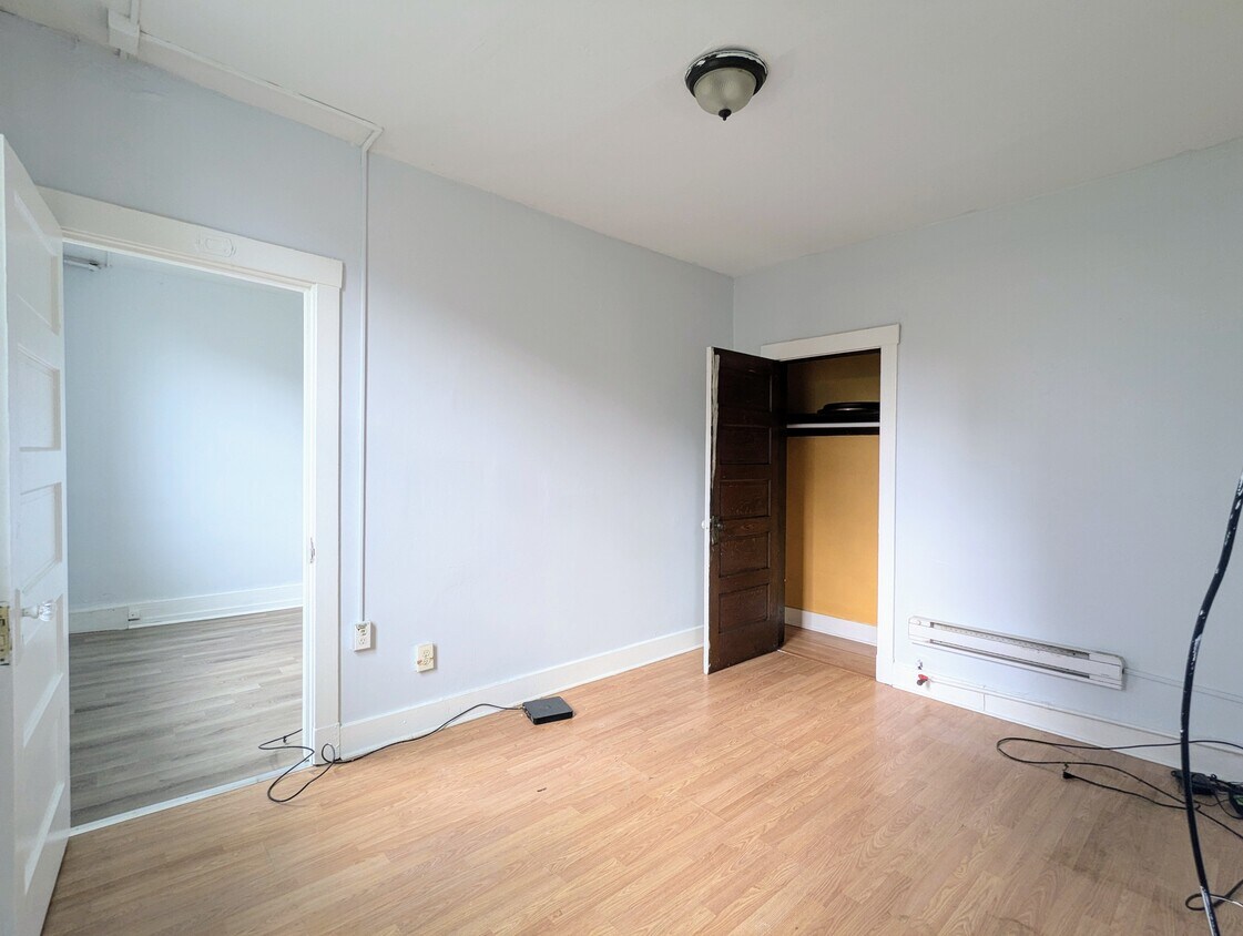 Foto principal - 2114 Bedford Ave