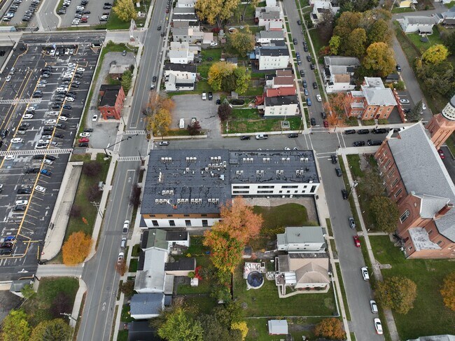 Exterior 3D - The McManus