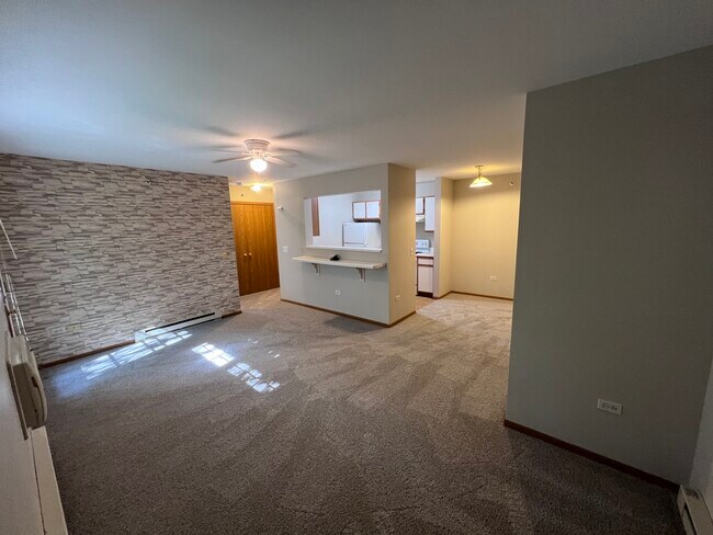 Foto del edificio - 330 Cunat Blvd