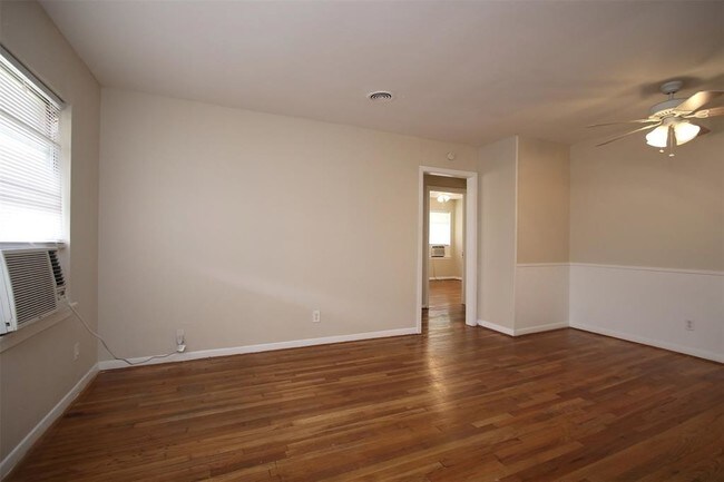 Foto del edificio - 8819 Timberside Dr