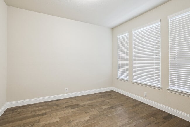 Building Photo - 5729 Fuder Dr