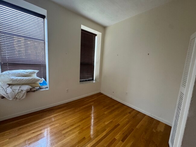 Foto del edificio - 176 W Springfield St