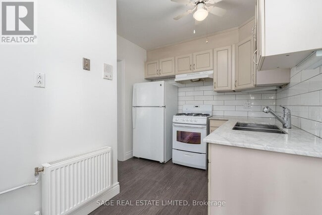 Building Photo - 8 Brookmount Rd