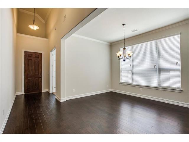 Foto del edificio - 954 Holt Ln