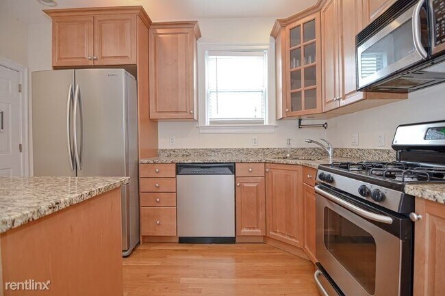 Building Photo - 2 br, 2 bath Condo - 211 L street 3 Unit 3